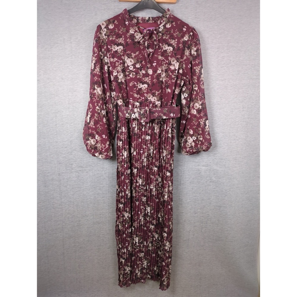 Daria Floral Pleated Chiffon Dress - Picture 3 of 10